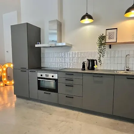 Trendy 2 Bedroom Serviced